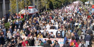 Απεργιακή συγκέντρωση στην Πανεπιστημίου (φωτ.: twitter.com/red_salute)