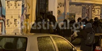 Επιχείρηση εκκένωσης υπό κατάληψη κτηρίου στο κέντρο της Θεσσαλονίκης (Πηγή φωτ.: thestival.gr)