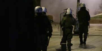 Δυνάμεις των ΜΑΤ κατά την διάρκεια επεισοδίων, περιμετρικά και εντός του χώρου του ΑΠΘ (Φωτ. αρχείου: ΑΠΕ-ΜΠΕ/Αχιλλέας Χήρας)