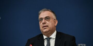 Ο υπουργός Προστασίας του Πολίτη Τάκης Θεοδωρικάκος κάνει δηλώσεις (Φωτ. αρχείου: Eurokinissi/Τατιάνα Μπόλαρη)