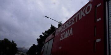 Τα οχήματα της Πυροσβεστικής Υπηρεσίας βρίσκονται επί ποδός για την αντιμετώπιση των έντονων καιρικών φαινομένων (φωτ. Eurokinissi/Βασίλης Παπαδόπουλος)