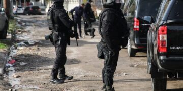 Αστυνομική επιχείρηση στην Δυτική Αττική, λόγω των επεισοδίων που σημειώνονται στην περιοχή μετά τον πυροβολισμό του 16χρονου κατά την διάρκεια καταδίωξης στην Θεσσαλονίκη, Πέμπτη 8 Δεκεμβρίου 2022 (φωτ.: Eurokinissi/Γιάννης Παναγόπουλος)