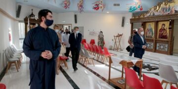 Αίτημα των συνηγόρων είναι να δοθεί η δυνατότητα στον π. Αντώνιο να παραλάβει τα προσωπικά του αντικείμενα από το χώρο της Κιβωτού, από όπου απομακρύνθηκε με εισαγγελική παραγγελία (φωτ. ΑΠΕ / Παντελής Σαΐτας)