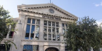 Η νέα αγορά Μοδιάνο είναι πλέον βιοκλιματική, με σύγχρονο εξαερισμό και με εξελιγμένα συστήματα πυροπροστασίας, και με βελτιωμένη αξιοποίηση του ηλιακού φωτός μέσω της διαφανούς οροφής (φωτ.: ΑΠΕ-ΜΠΕ / Αχιλλέας Χήρας)