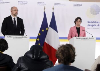 Η υπουργός Εξωτερικών της Γαλλίας Κατρίν Κολονά κατά την διάρκεια κοινής συνέντευξης Τύπου με τον πρωθυπουργό της Ουκρανίας Ντένις Σμίγκαλ (φωτ.: EPA/Teresa Suarez)