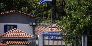 Το εξωτερικό των φυλακών της Τρίπολης (φωτ.: EUROKINISSI / Βασίλης Παπαδόπουλος)