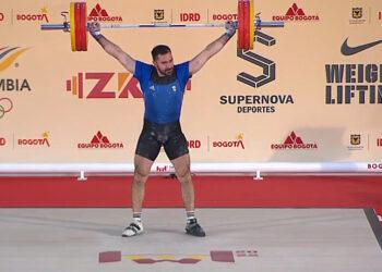 Ο Θοδωρής Ιακωβίδης σηκώνει τα 155 κιλά (φωτ.: weightliftinh.gr)