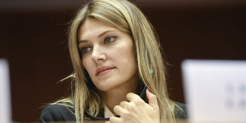 Η Εύα Καϊλή στο Ευρωκοινοβούλιο (φωτ.: europarl.europa.eu)