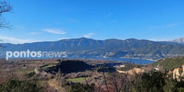 Χειμερινή και ηλιόλουστη λίμνη Πολυφύτου (φωτ.: Τζένη Ρούσσου)