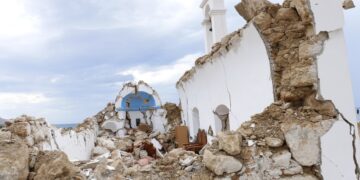 Γκρεμισμένο εκκλησάκι στον Ξερόκαμπο Σητείας μετά από τον ισχυρό σεισμό 6,3 Ρίχτερ που σημειώθηκε ανατολικά της Ζάκρου στην Κρήτη, το 2021 (φωτ. αρχείου: ΑΠΕ-ΜΠΕ/Νίκος Χαλκιαδάκης)