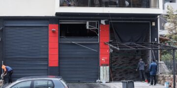 Το πλυντήριο αυτοκινήτων στη Γλυφάδα στο οποίο σημειώθηκε ισχυρή έκρηξη (Φωτ.:Eurokinissi/Γιώργος Κονταρίνης)