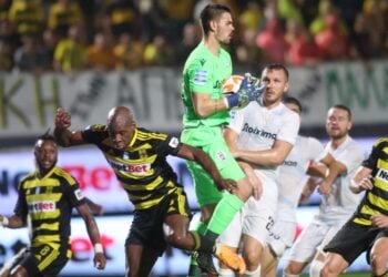 Στιγμιότυπο από αγώνα της Super League μεταξύ AΡΗ και ΠΑΟΚ (Φωτ.: MotionTeam/Βασίλης Βερβερίδης)
