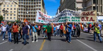 Στιγμιότυπο από παλιότερη κινητοποίηση της ΠΟΕ-ΟΤΑ, στο κέντρο της Αθήνας (φωτ.: EUROKINISSI/Χρήστος Μπόνης)