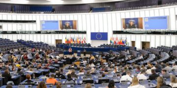 Στιγμιότυπο από συνεδρίαση του προγράμματος Euroscola, στο Στρασβούργο (φωτ.: facebook/Euroscola)