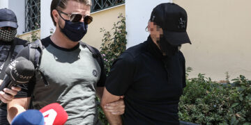 Ο Γιώργος Σαρματζόπουλος στα δικαστήρια της πρώην Σχολής Ευελπίδων (φωτ.: EUROKINISSI / Βασίλης Ρεμπάπης)