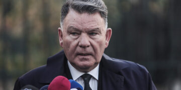 Ο Αλέξης Κούγιας μιλά σε δημοσιογράφους (φωτ.: EUROKINISSI / Κώστας Τζούμας)