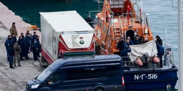 Περισυλλογή των συντριμμιών από την πτώση του F-4E Phantom της Πολεμικής Αεροπορίας (φωτ.: EUROKINISSI/Γιάννης Σπυρούνης/Ilialive.gr)