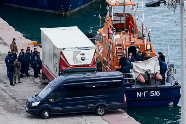Περισυλλογή των συντριμμιών από την πτώση του F-4E Phantom της Πολεμικής Αεροπορίας (φωτ.: EUROKINISSI/Γιάννης Σπυρούνης/Ilialive.gr)