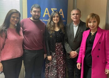 Στιγμιότυπο από τη συνάντηση στην Περιφέρεια Αττικής (φωτ.: ΠΟΕ)
