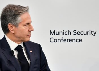 Ο Αμερικανός υπουργός Εξωτερικών Άντονι Μπλίνκεν στη διάρκεια της 59ης Συνόδου του Μονάχου για την Ασφάλεια. Σήμερα αναμένεται να μεταβεί στην Τουρκία, όπου φημολογείται ότι θα συναντηθεί με τον Τούρκο πρόεδρο (φωτ.: EPA/Anna Szilagyi)