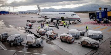 Αναχώρησε σήμερα η πρώτη αποστολή ανθρωπιστικής βοήθειας από την Ελλάδα για τους πληγέντες του σεισμού στην Τουρκία και τη Συρία (φωτ.: EUROKINISSI/Κώστας Τζούμας)