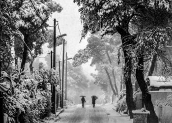 Στη Βόρεια Εύβοια και στη Μαγνησία είναι πιθανό να σημειωθούν έως 20-40 εκατοστά χιονιού, ενώ χιονοστρώσεις αναμένονται και σε περιοχές με χαμηλότερο υψόμετρο (φωτ.: EUROKINISSI/Μιχάλης Καραγιάννης)