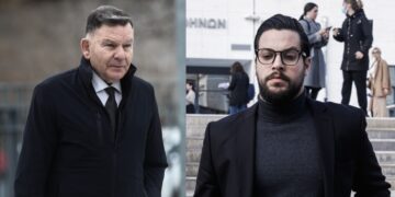 Επί σχεδόν πέντε ώρες ο Αλέξης Κούγιας (αριστερά) έθετε ερωτήσεις στον Μάνο Δασκαλάκη, προκαλώντας κάποιες στιγμές τη δυσφορία του (φωτ.: EUROKINISSI/Σωτήρης Δημητρόπουλος/Γιώργος Κονταρίνης)