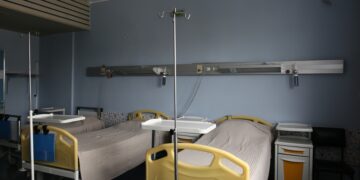 Κλίνες στην Παιδιατρική του Ιπποκρατείου Θεσσαλονίκης (φωτ.: ΑΠΕ-ΜΠΕ / Αχιλλέας Χήρας)