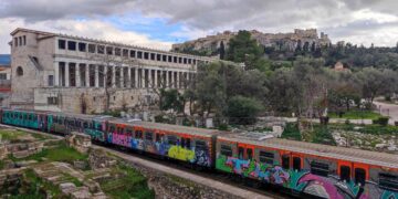 Τις πρωινές ώρες θα εμφανιστούν λίγες νεφώσεις, που θα εξελιχθούν σε τοπικές βροχές στα πεδινά και παραθαλάσσια, με βαθμιαία βελτίωση στην Αττική (φωτ.: EUROKINISSI/Γιάννης Παναγόπουλος)