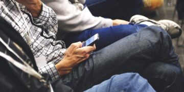 Ο νεαρός κρατείται στην αστυνομική διεύθυνση Μεσσηνίας και θα οδηγηθεί ενώπιον των εισαγγελικών αρχών το πρωί της Τετάρτης, 1ης Μαρτίου, στα δικαστήρια της Καλαμάτας (φωτ.: Pixabay/StartupStockPhotos)