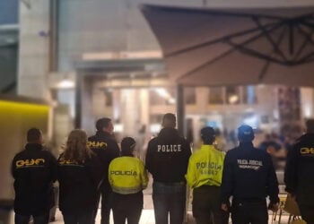 Αστυνομικοί από την Ελλάδα και την Κολομβία που πήραν μέρος στην επιχείρηση (φωτ.: ΕΛΑΣ)
