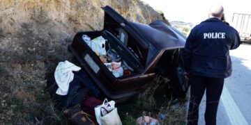 Το πρώτο τροχαίο συνέβη στην παλιά εθνική οδό Θεσσαλονίκης-Βέροιας, στο ύψος της Χαλκηδόνας, όπου Ι.Χ. αυτοκίνητο ξέφυγε από την πορεία του και προσέκρουσε σε κολόνα φωτισμού (φωτ. αρχείου: EUROKINISSI/Βασίλης Παπαδόπουλος)