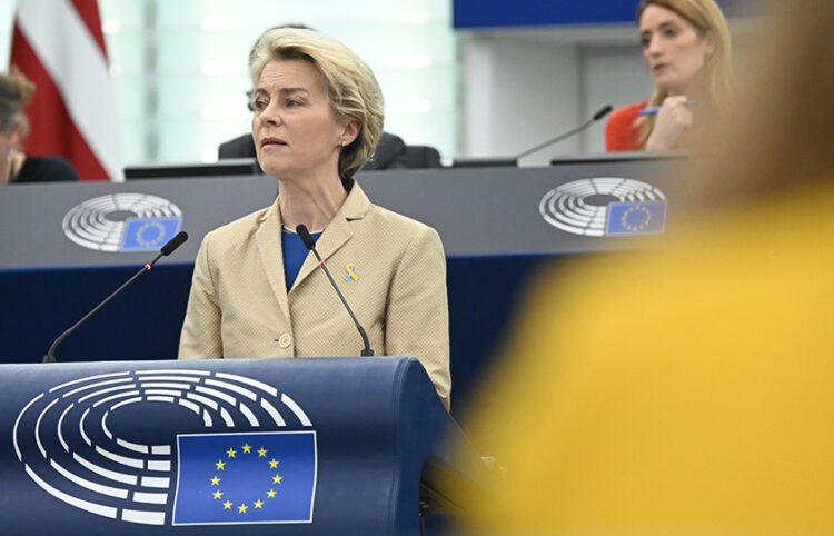 Η Ούρσουλα φον ντερ Λάιεν απευθύνεται στους ευρωβουλευτές (φωτ.: Twitter / 
Ursula von der Leyen)