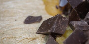 Ένας χειροποίητος και πολυταξιδεμένος θεσσαλονοκιώτικος χαλβάς (φωτ.: ΑΠΕ-ΜΠΕ/Αχιλλέας Χήρας)