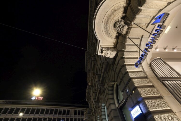 Γενική άποψη των ελβετικών τραπεζών Credit Suisse και UBS, στην  Παραντεπλάτζ στη Ζυρίχη της Ελβετίας (φωτ.: EPA/ MICHAEL BUHOLZER)