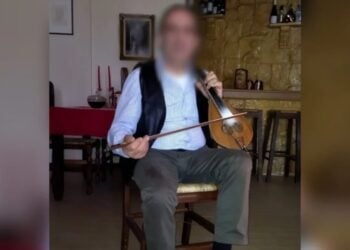 Ο 66χρονος λυράρης που κατηγορείται για βιασμό και εκπόρνευση ανηλίκου στο Ηράκλειο της Κρήτης (φωτ.: cretapost.gr)
