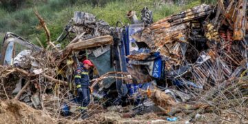 Οι δύο νέοι επέβαιναν στο έκτο βαγόνι της μοιραίας αμαξοστοιχίας και την ώρα του δυστυχήματος ήταν και οι δύο στο κυλικείο, στο δεύτερο βαγόνι (φωτ.: Eurokinissi/Λεωνίδας Τζέκας)