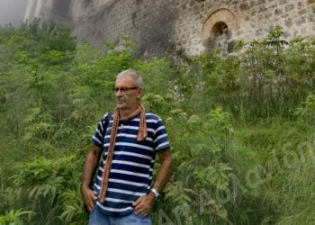 Ο Απόστολος Ασλανίδης στη Μονή του Βαζελώνα στη Ματσούκα (φωτ.: Facebook / Απόστολος Ασλανίδης)
