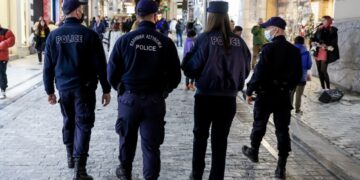 Ανάμεσα στα μέτρα που αποφασίστηκαν είναι και η αύξηση των περιπολιών στο Λεκανοπέδιο της Αττικής, τη Θεσσαλονίκη και τα αστικά κέντρα όλης της χώρας, όπου παρουσιάζεται αυξημένη παραβατικότητα (φωτ.: EUROKINISSI/Γιώργος Κονταρίνης)