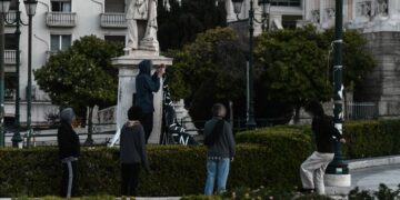 Εικόνα από την εκκένωση της κατειλημμένης Πρυτανείας του Εθνικού και Καποδιστριακού Πανεπιστημίου Αθηνών
(φωτ.: Τατιάνα Μπόλαρη/EUROKINISSI)