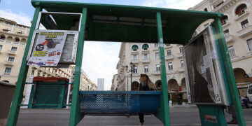 Στάση λεωφορείου στην Αριστοτέλους (φωτ.: MOTIONTEAM / Φανή Τρυψάνη)