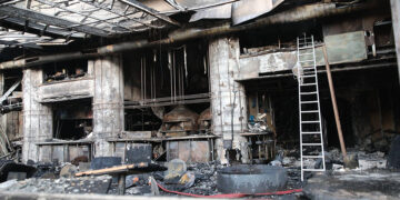 Το κατεστραμμένο εστιατόριο στη Νέα Σμύρνη (φωτ.: EUROKINISSI / Γιάννης Παναγόπουλος)