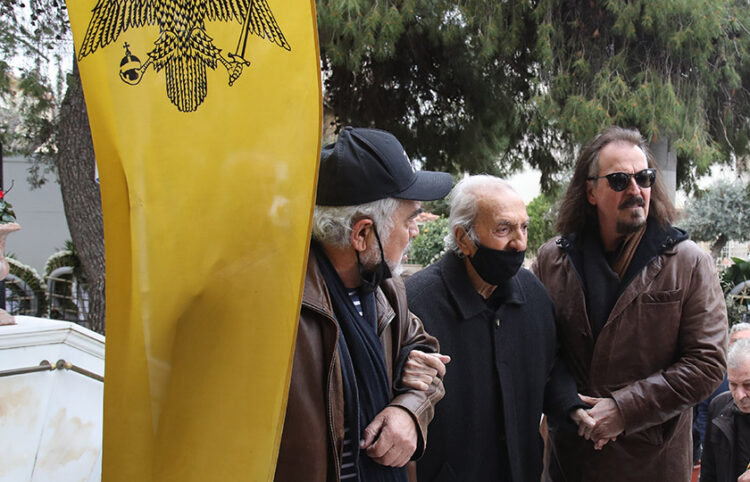 Ο Κώστας Νεστορίδης το ναό Αγίας Τριάδας στη Νέα Φιλαδέλφεια (φωτ.: EUROKINISSI / Μάρκος Χουζούρης)