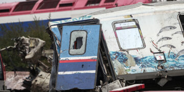 Κατεστραμμένα βαγόνια (φωτ.: ΜΟΤΙΟΝΤΕΑΜ / Βασίλης Βερβερίδης)