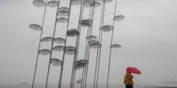 Κατά τόπους ισχυρές θα είναι οι καταιγίδες που θα ξεσπάσουν σε περιοχές της χώρας (φωτ.: EUROKINISSI / Σωτήρης Τρυψάνης)