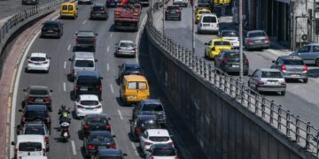 Αυξημένη η κίνηση στον Κηφισό στο ρεύμα προς Αθηνών-Κορίνθου, καθώς φεύγουν οι εκδρομείς του Πάσχα, Μ.Πέμπτη 13 Απριλίου 2023 (φωτ.: Eurokinissi/Τατιάνα Μπόλαρη)