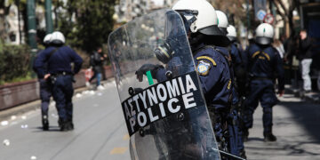 Ένταση έξω από την ΑΣΟΕΕ (φωτ.: EUROKINISSI / Γιάννης Παναγόπουλος)