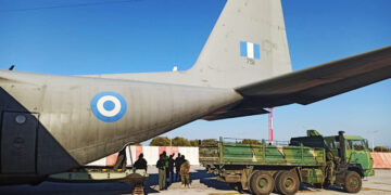 Στο σχέδιο «Κόσμος» περιλαμβάνονται και δύο μεταγωγικά, το ένα C-130 (φωτ. αρχείου: EUROKINISSI)