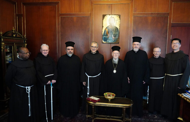 Από τη συνάντηση στο Φανάρι με τα μέλη του Τάγματος των Φραγκισκανών (φωτ.: Οικουμενικό Πατριαρχείο / Νίκος Παπαχρήστου)
