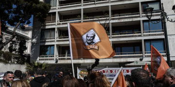 Απεργιακή συγκέντρωση της ΠΟΕ-ΟΤΑ έξω από το υπουργείο Εσωτερικών (φωτ.: EUROKINISSI / Βασίλης Ρεμπάπης)